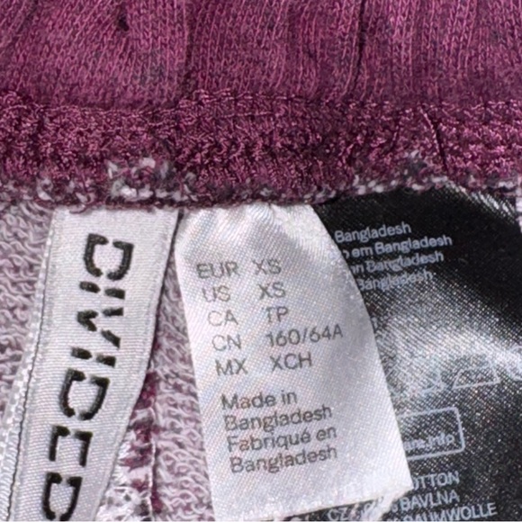 DIVIDED wine color raw hem elastic waistband Sweatshorts XS - Picture 8 of 11